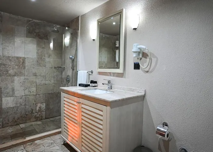 Отель Maja Luxury 4*